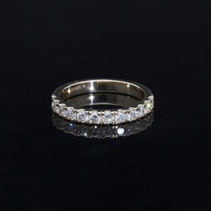 Banda de diamantes apilable de oro de 14 quilates con brillantes diamantes redondos de 0,72 CTW Ajuste de pavé delicado para una elegancia atemporal - Product Image 4