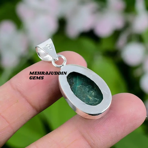 Collar con colgante de piedras preciosas de malaquita en forma de cabujón hecho a mano de Plata de Ley 925, joyería de moda para niños - Product Image 4