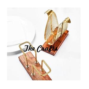 ที่ใส่ผ้าเช็ดปากตกแต่งโลหะและไม้สีทอง - Product Image 1