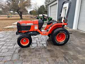 Tracteur agricole 4x4 de 70 CV avec boîte de vitesses et engrenages, marque personnalisée, garantie 1 an - Product Image 5