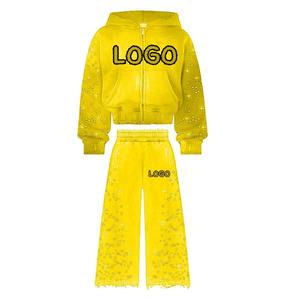 ผู้จัดจำหน่ายชุดวอร์มผู้ชายพรีเมียมแบบมีฮู้ด ลายพิมพ์ประดับคริสตัล สไตล์ดิสเทรส ให้บริการชุดสองชิ้นที่สวมใส่สบาย แฟชั่นทันสมัย - Product Image 4