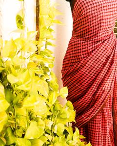 Lino Khadi Original con Jari Butta y Jari Border Super Design Precioso diseño tradicional Ropa de fiesta Sari y blusa - Product Image 2