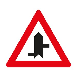 Panneau de signalisation routière réfléchissant T-22d pour les croisements de routes principales et secondaires - Product Image 1