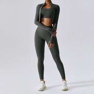 Ensemble de yoga trois pièces pour femmes comprenant un soutien-gorge de sport, un legging et une veste idéale pour l'entraînement, la course ou les vêtements de sport quotidiens - Product Image 1