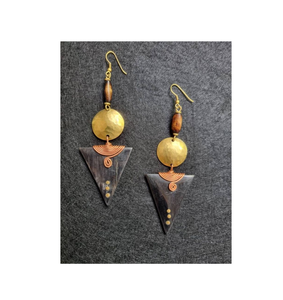 100% boucle d'oreille en corne de meilleure qualité pour les articles de fête Accessoires de bijoux pour poli brillant à la main - Product Image 4