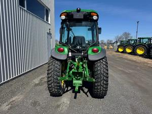 Tractor Utilitario Compacto John Deere 4066R 2025, Motor Personalizable, Caja de Cambios y Bomba de Grado Industrial Incluidas, Alemania - Product Image 6