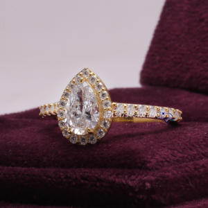 Nuevo anillo de solitario de diseñador adornado con pera cultivada en laboratorio y Diamante redondo de corte brillante en plata de ley 925 para mujer - Product Image 3