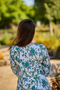 Robe bohème à imprimé floral blanc et vert, longueur mollet, imprimée à la main, décontractée, occasionnelle - Product Image 6