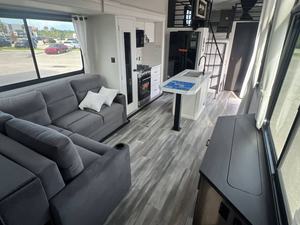 Nouveau 2025 Jayco Jay Fl-i-g-h-t Bungalow J-A-Y-L-O-F-T - Product Image 6