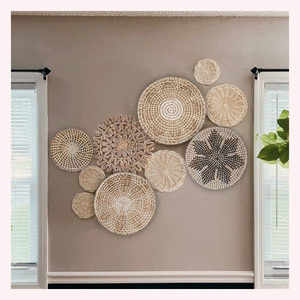 Premium Modern Coastal Rattan Seagrass Wall Accent Handwoven Artistic Metal Frame Design para interiores elegantes - Product Image 1