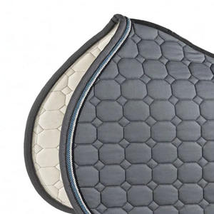 Almohadilla de salto de gamuza premium con acabado anti-fricción y tacto suave para equitación, con diseño de alta holgura para la zona del cabestro. - Product Image 5