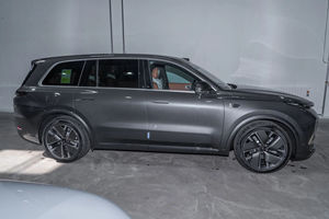 SUV Familiar Eléctrico de Rango Extendido, Configuración de 6 Asientos, Transmisión Automática, Vehículo de Nueva Energía - Product Image 4