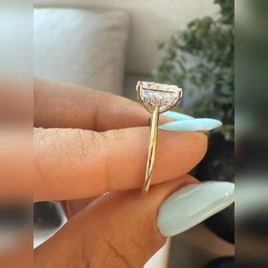 Bague de fiançailles en diamant de laboratoire taille coussin allongée 3 carats, certifiée IGI VVS1 VVS2, or massif 18 carats, couleur F, luxe, vente en gros - Product Image 1