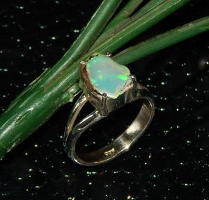 แหวนเงินแท้ 925 ชุบโรเดียม ประดับโอปอลเอธิโอเปียธรรมชาติ ดีไซน์มินิมอล ทำมือ - Product Image 4