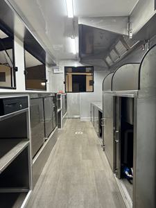 Remolque de Comida de Acero Inoxidable de 5 Metros para Comida Rápida, Aperitivos, Perritos Calientes, Dulces, Papas Fritas, Helados, Barra Móvil - Product Image 4