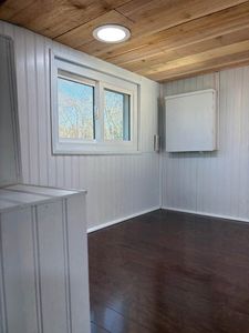 Mini-maison sur roues avec une chambre et un loft convertible LIVRAISON GRATUITE À TOUTES LES RÉGIONS - Product Image 3
