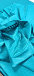 Tissu brocart en soie Muga turquoise, teinture unie, tissé sur mesure pour les costumes et la confection de robes - Product Image 6
