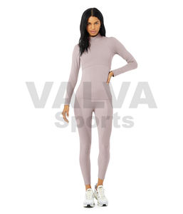 Top corto de Yoga de manga larga para mujer de calidad superior Camisetas Material de LICRA transpirable Diseño de espalda recortada de Pakistán de talla grande - Product Image 5