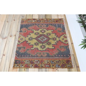 Alfombra Turca de 3.7x3 pies, Alfombra Pequeña Vintage, Alfombra Geométrica Roja y Amarilla - Product Image 3