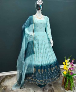 Atractivo Georgette bordado Zari trabajo listo para usar vestido con Dupatta precio al por mayor fabricación de prendas étnicas Surat Alphanumero Gharara - Product Image 1