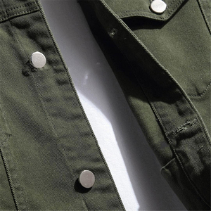 Conjunto de chaqueta y pantalón de mezclilla lavada de último estilo para hombre, conjunto de chaqueta vaquera con estampado de tendencia de tamaño de logotipo personalizado para hombre en MOQ bajo - Product Image 4