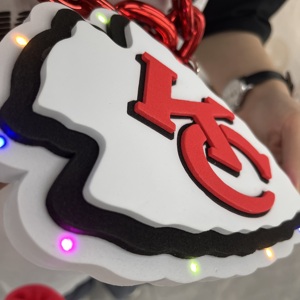 Collar de Cadena de Espuma 3D Personalizado de Fábrica con el Logotipo de los Kansas City Chiefs y los 49ers para el Día del Partido, Accesorio para Fanáticos del Equipo - Product Image 4