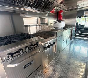 <b>BBQ</b> Snack Fast Food Towable Food Trailer Fully Equipped Stainless Steel Multifunctional GPS Tracking Street Vending Full Kitchen - Product Image 2