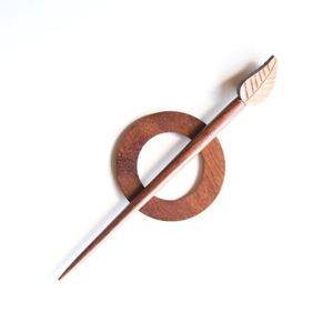 Broche en acrylique avec motif Animal en bois, épingles de châle, avec boucle, mignonnes, cadeaux pour la belle mère, la grand mère, la grande mère - Product Image 6