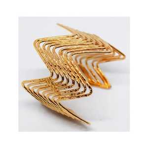 Bracelet de manchette en laiton élégant pour femmes accessoire de port quotidien à la mode avec une touche personnelle unique en gros - Product Image 3