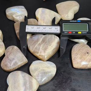 Pedra Preciosa Natural de Pedra da Lua Azul em Forma de Coração Polida para Confecção de Joias, Cristal de Cura, Presente de Amor Atacado - Product Image 4