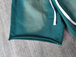 Shorts pour hommes en polyester/coton, taille élastique, délavage acide, longueur genou, motif personnalisé style streetwear, respirant et écologique - Product Image 4