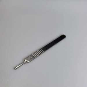 Manche de scalpel jetable stérile avec utilisation artisanale de laboratoire chirurgical Lame de dermaplanage en plastique Acier inoxydable Type de couteau compatible - Product Image 5