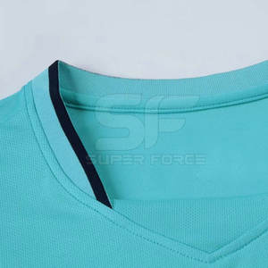 ชุดฟุตบอลสำหรับผู้ชายชุดทีมฟุตบอลแบบปรับแต่งได้และกางเกงขาสั้นชุดฟุตบอลแห้งเร็ว - Product Image 3