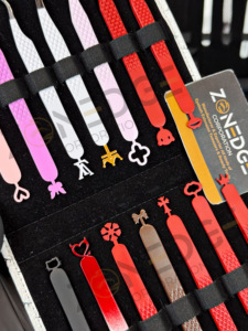 Pinzas para Extensión de Pestañas con Punta de Fibra, Venta Caliente, con Nuevos Diseños de Mango Personalizados, Mango con Agarre de Color Diamante - Product Image 2