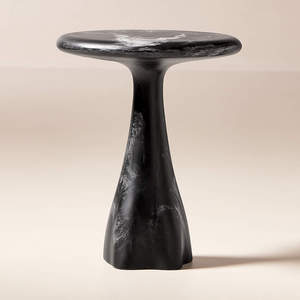 Table d'appoint moderne minimaliste KAYAMPURA, élégante en marbre noir avec base géométrique stylée, mobilier d'appoint de luxe pour la décoration intérieure - Product Image 2