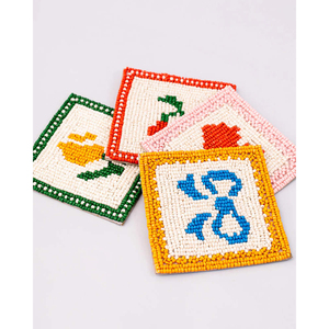 Posavasos de Cuentas 100% Bordado con Diseño Cuadrado Premium en Venta por Exportadores Indios - Product Image 1