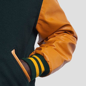 Chaqueta Varsity Unisex Personalizada al por Mayor, Cuerpo de Lana, Mangas de Cuero, Cierre de Cremallera, Diseño Retro Americano con Parches - Product Image 6