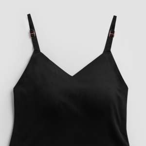 Camisole de sport noire Sculpt Fitness pour femmes - Product Image 2