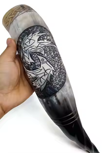 Vaso para Beber de Cuerno Vikingo Hecho a Mano con Soporte de Metal, Cuerno Auténtico por Tradebit - Product Image 4