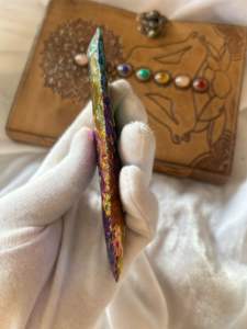 ไทเทเนียมออร่าออบซิเดียนหัวลูกศรแกะสลักสีรุ้งแบบทำมือโครงการงานฝีมือธรรมชาติหินหมึกของขวัญสำหรับเธอ - Product Image 3