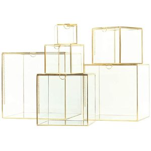 Boîte de rangement pour bijoux vintage en verre et laiton de forme personnalisée, artisanale, avec décoration gravée - Product Image 1