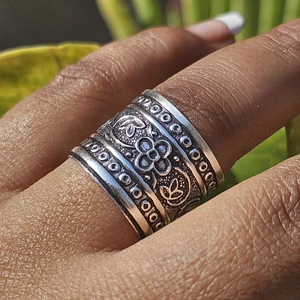 Anillo de banda de plata de diseñador Floral, anillo hermoso de Plata de Ley 925, anillo llamativo, regalo para mujer, precio directo de fábrica - Product Image 1