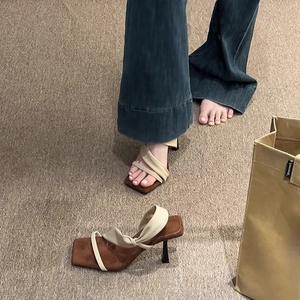 Nouvelles chaussures Mary Jane de style français printemps-été, ballerines rétro britanniques à semelle épaisse en cuir, chaussures à talons hauts élégantes et cool - Product Image 1