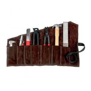 Kit enroulable d'outils de maréchal-ferrant en cuir Organisateur de salle de sellerie personnalisé Hilmar Tool Hardware Set Protective Leather Sheathe for Farriers - Product Image 1
