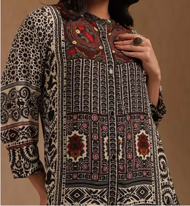 Ropa Exclusiva India y Pakistaní, Vestido Kurti Negro Estampado para Mujer, Estilo Casual Holgado, Atuendo Étnico Rojo al Mejor Precio - Product Image 5