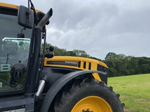 Tracteur JCBb Fastrac 4220 de 2015 à vendre - Product Image 5