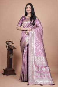 Saree en soie Banarasi élégant avec des motifs traditionnels de tissage Zari en argent riche Bordure de contraste Vêtements de fête - Product Image 2