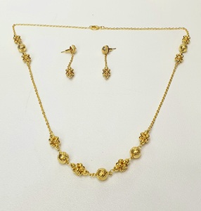 Ensemble de pendentifs en cuivre et zircon de haute qualité plaqué or 24 carats Style classique élégant Fête de mariage Perle de fiançailles Idée cadeau parfaite - Product Image 5