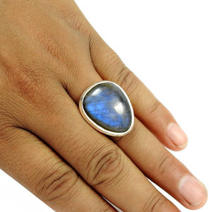 Pierre précieuse Labradorite bleue naturelle Bague en argent sterling 925 aspect élégant Bijoux de bohème faits à la main Prix de gros Fournisseurs en vrac - Product Image 2