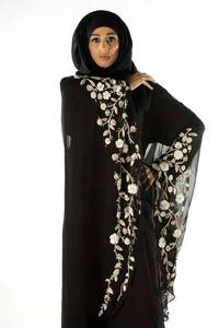 Abaya negra con bordado floral blanco, lo mejor para mujeres de los Emiratos Árabes Unidos - Product Image 2